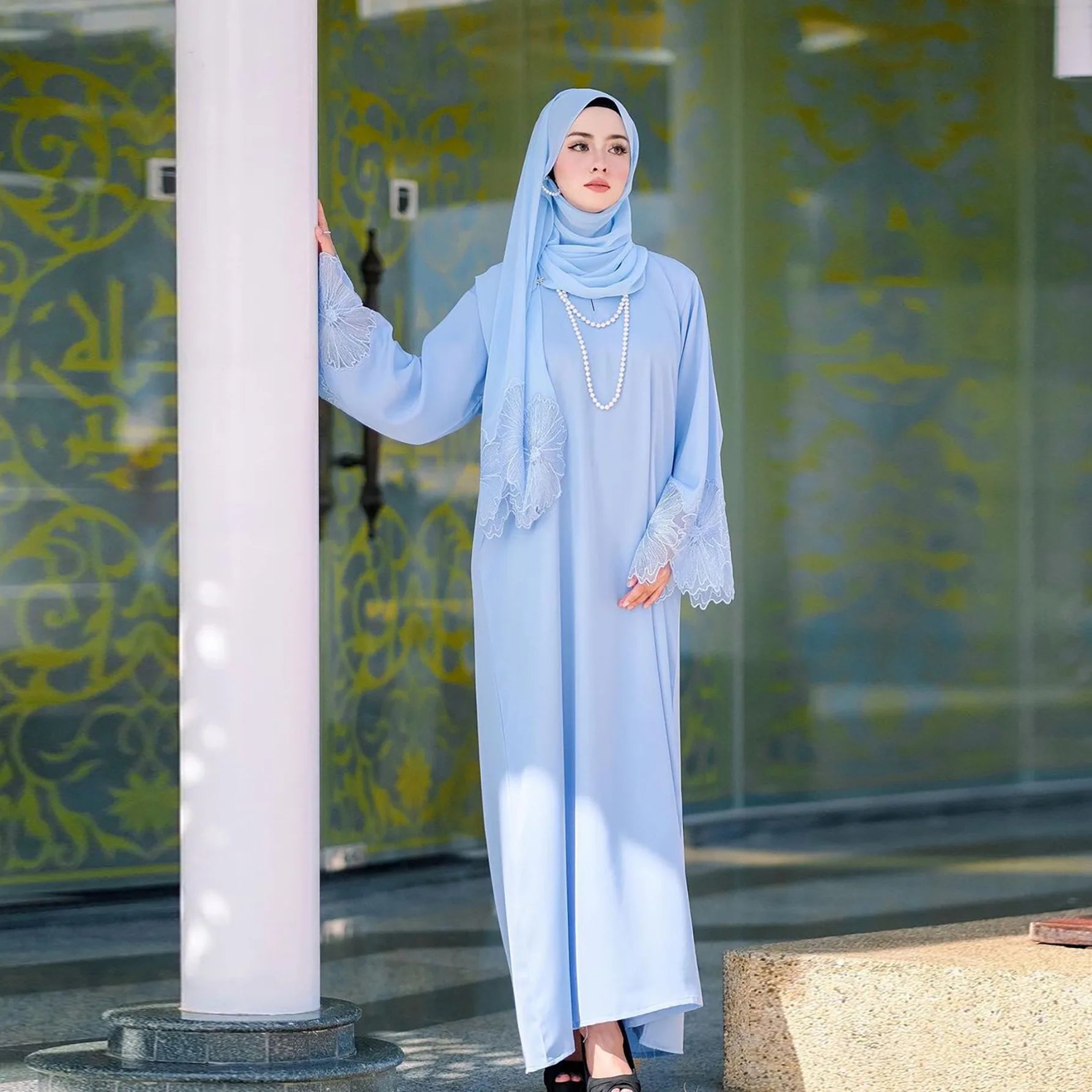 Hot Selling Muslim Women's Modest Dresses Matching Hijab Set Solid Color Elegant Floor Length Lace Splicing Floral Extra-Long