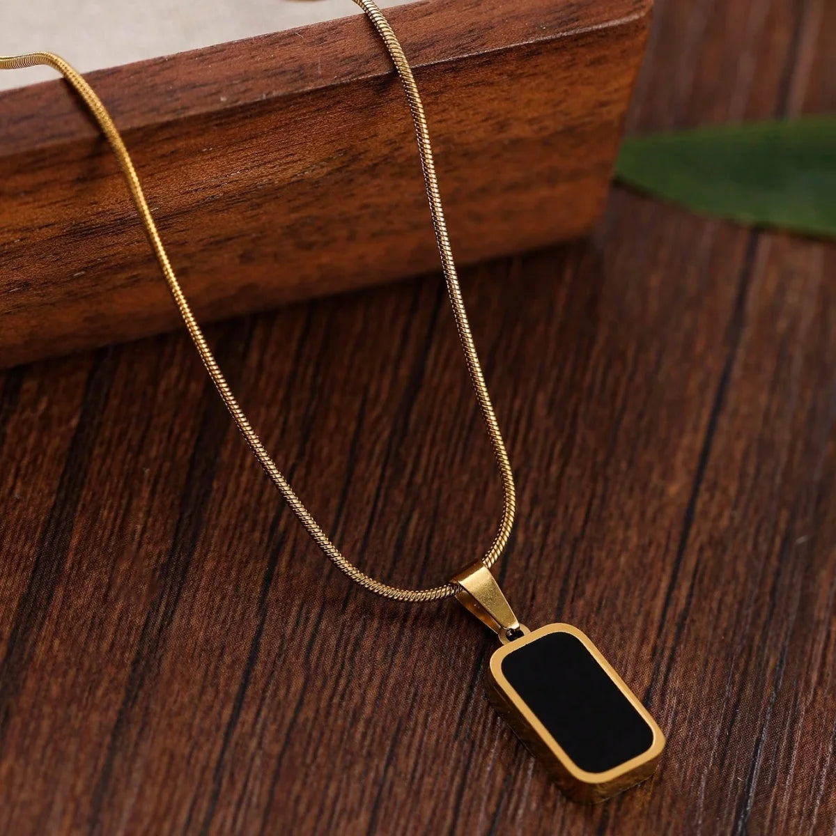 Black White Classic Reversible Chokers Pendant Necklace Non-Customized Stainless Steel for Daily Wear
