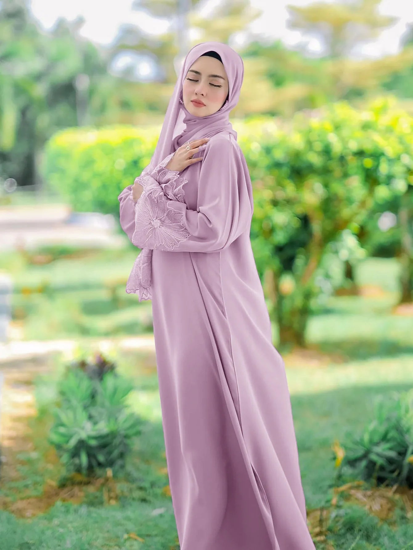 Hot Selling Muslim Women's Modest Dresses Matching Hijab Set Solid Color Elegant Floor Length Lace Splicing Floral Extra-Long