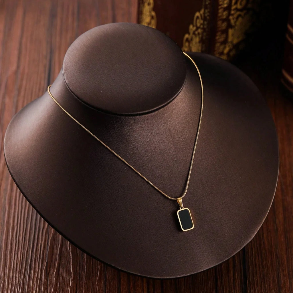 Black White Classic Reversible Chokers Pendant Necklace Non-Customized Stainless Steel for Daily Wear