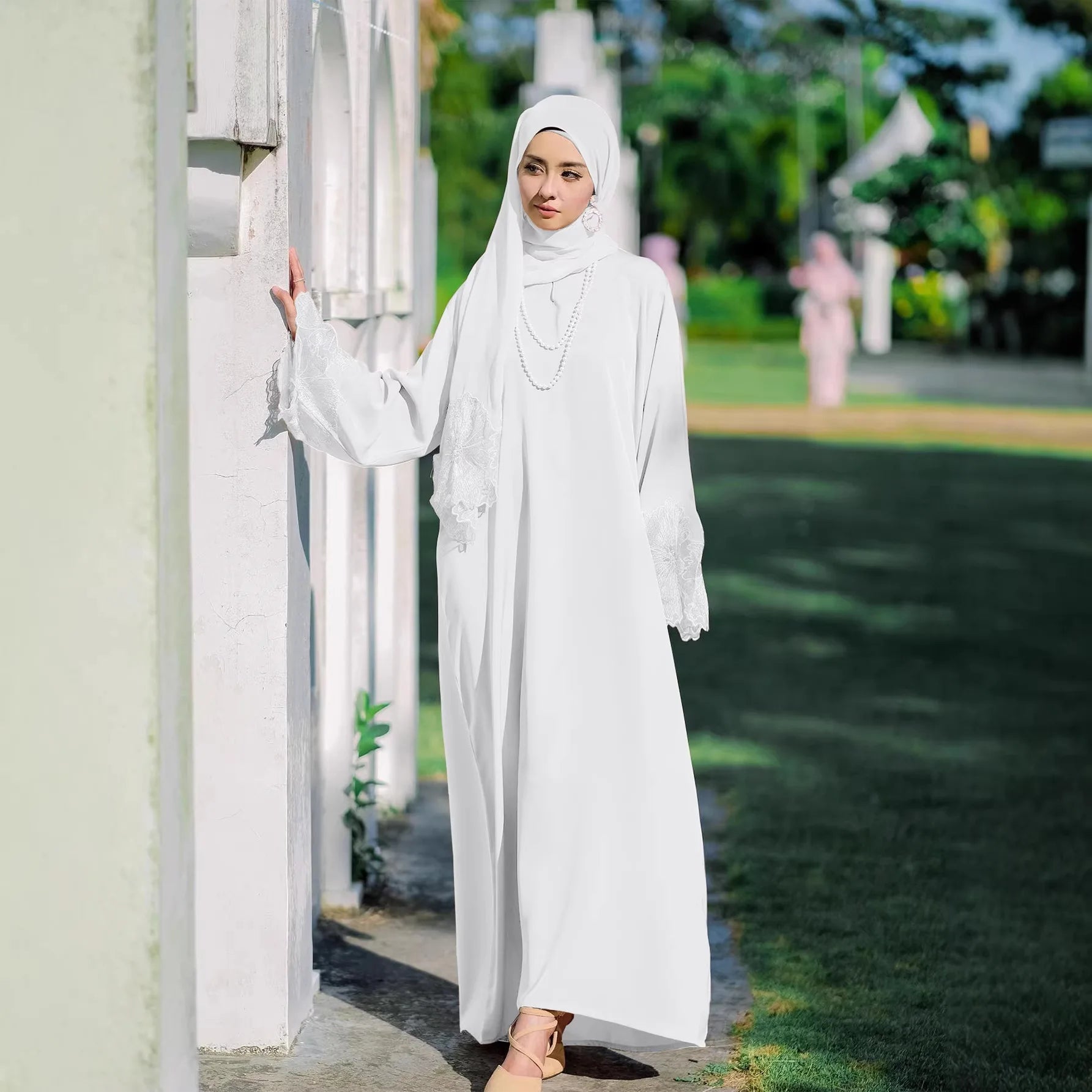 Hot Selling Muslim Women's Modest Dresses Matching Hijab Set Solid Color Elegant Floor Length Lace Splicing Floral Extra-Long