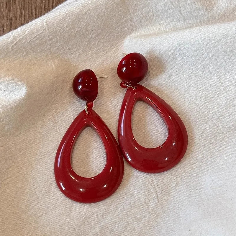 Vintage Red Resin Oval Long Pendant Earrings for Women 2026 New Trendy Hollow Geometric Dangle Earrings Fashion Jewelry