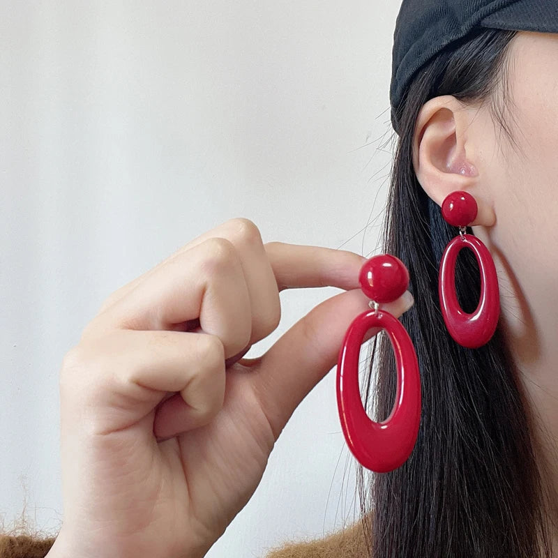 Vintage Red Resin Oval Long Pendant Earrings for Women 2026 New Trendy Hollow Geometric Dangle Earrings Fashion Jewelry